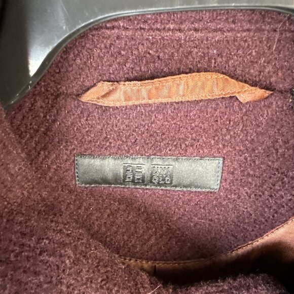 Uniqlo Wool Blend Pea / Duffle Coat Men’s Small Burgundy Toggle‎ Buttons Preppy - Picture 2 of 11